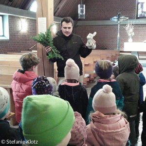 Andacht in der Kirche