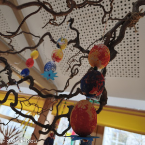 Eier ausblasen und anmalen